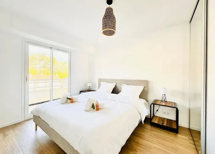 Le Saint-jean - Cozy Terrasses Apartment Cannes